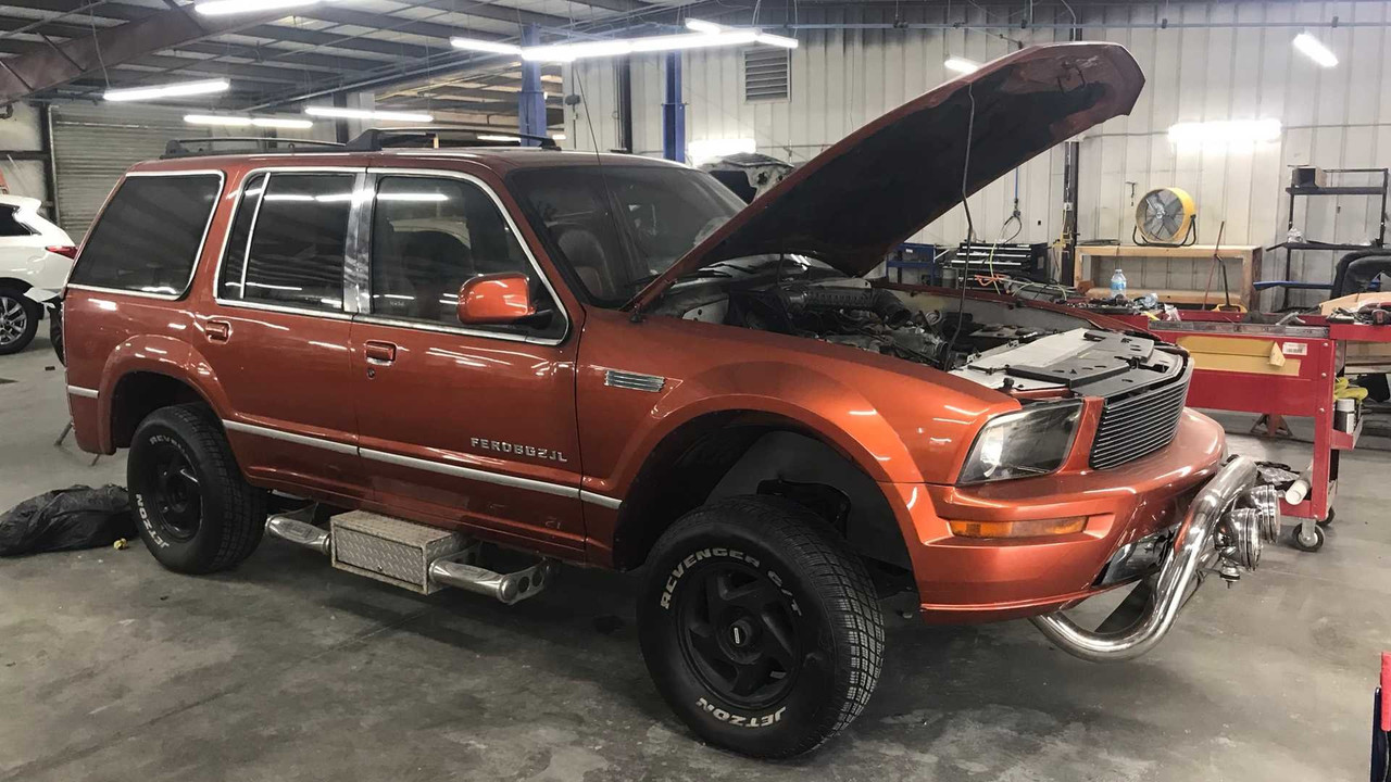 ford-explorer-with-a-mustang-front-end 3