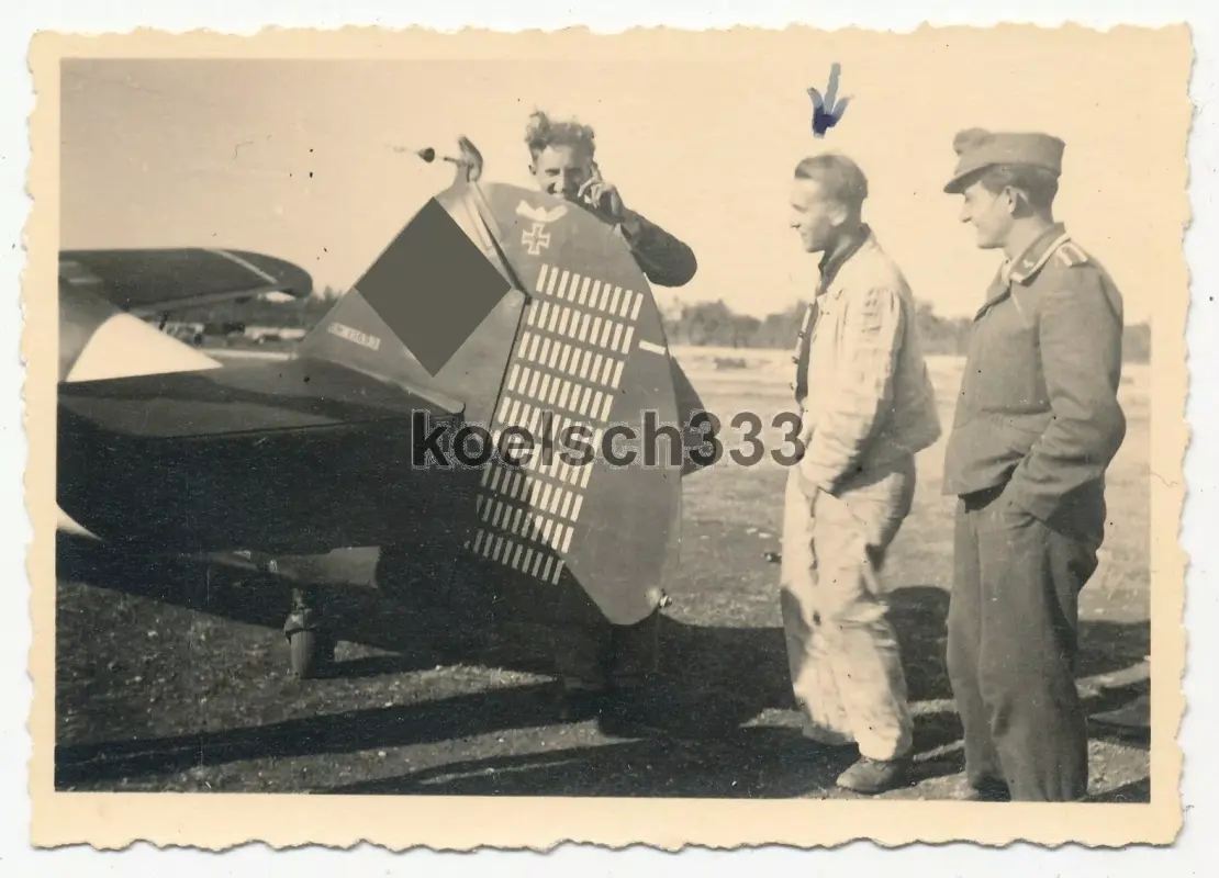 Foto Messerschmitt Bf 109 Flugzeug mit 90 Abschüssen auf Heckfinne Bari Italien