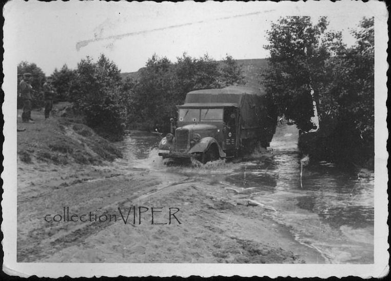 34. Infanterie-Division and shows different SanitÃ¤tskraftwagen (3)