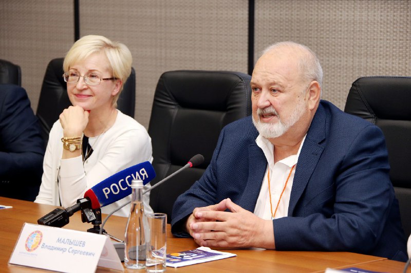 12 Малышев и Пирет Тиббо-Хаджинс