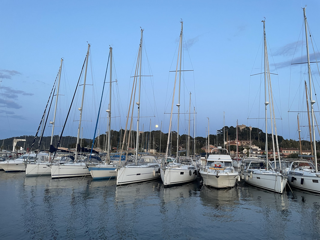 B3789608-FB67-42A7-9522-EC0FFDDCF3C2