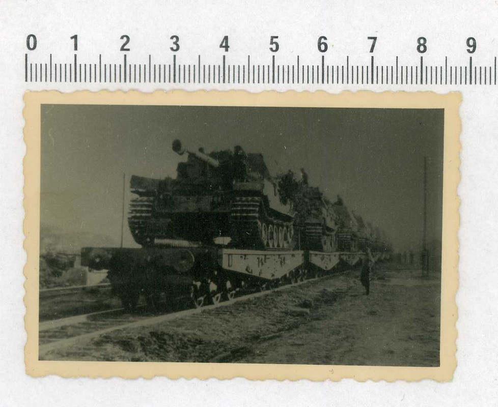 Panzerjäger auf Bahn verladen Elefant-Ferdinand