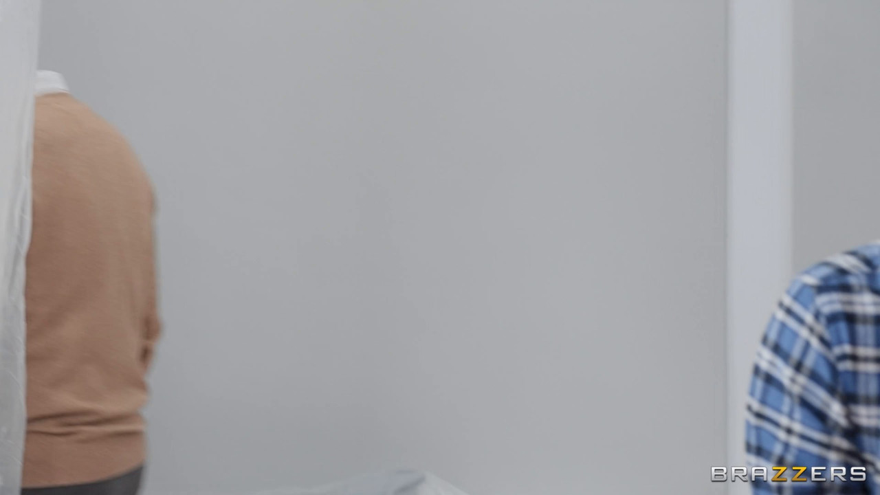 Cassie Del Isla - MILF Needs A Good Drilling - BRAZZERS.mp4.0003