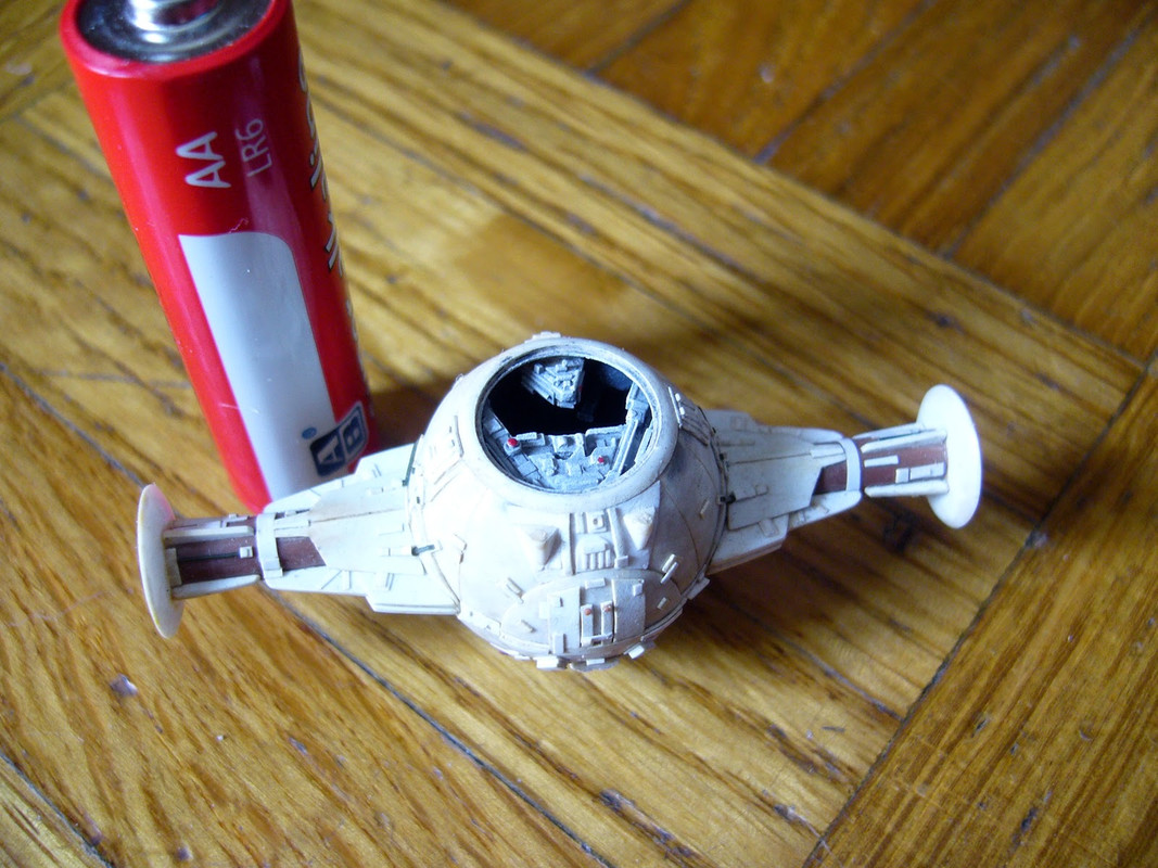 Scratchbuild Tie Fighter 01