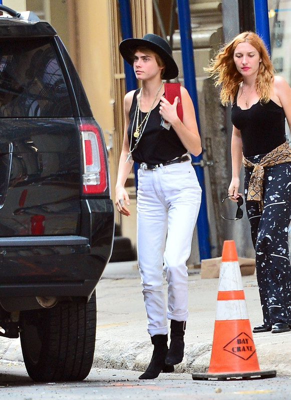 cara-delevingne-out-shopping-in-new-york-07-24-2018-7