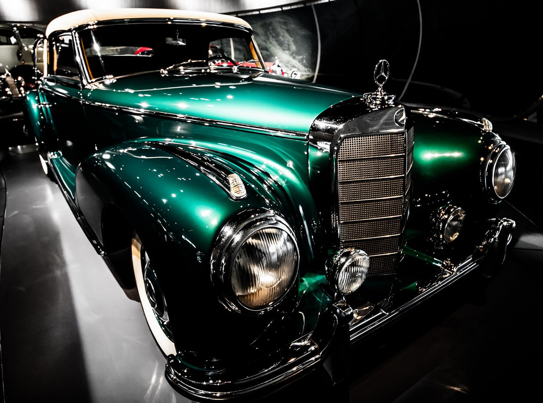 green-emerald-mercedes.jpg