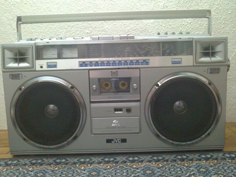 JVC-RC-M70-01.jpg