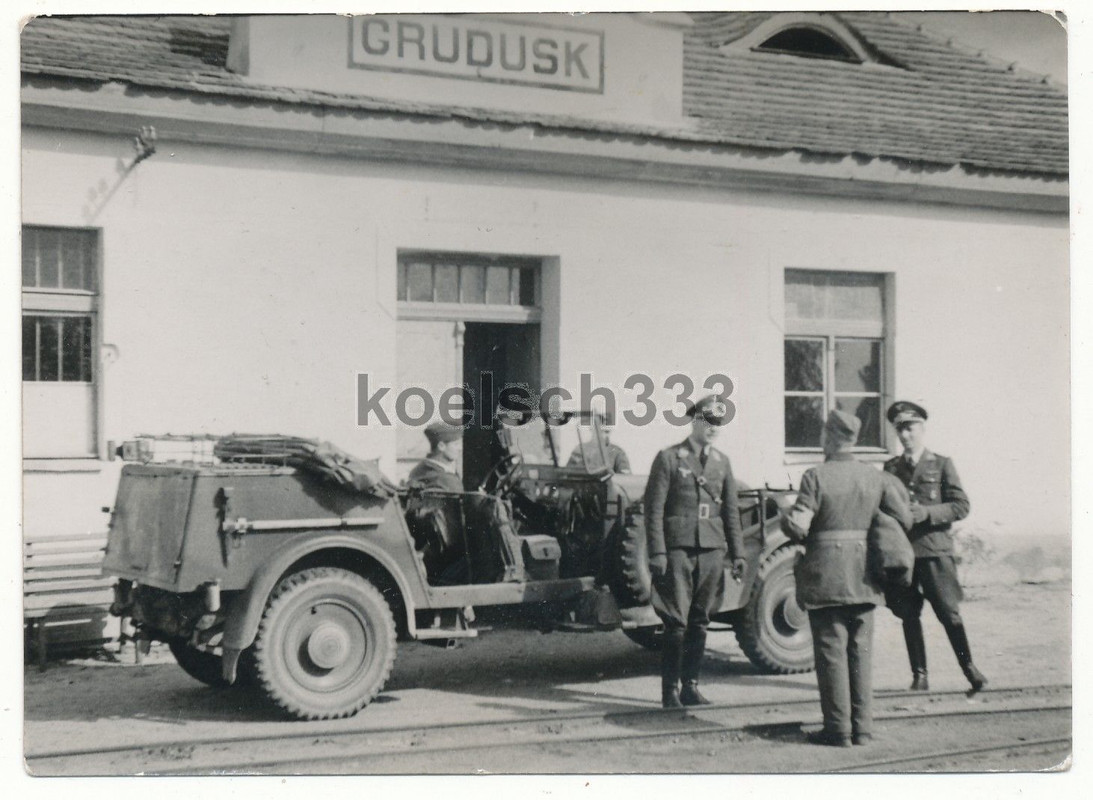 Foto Bahnhof Grudusk Polen Kübelwagen PKW Obltn.