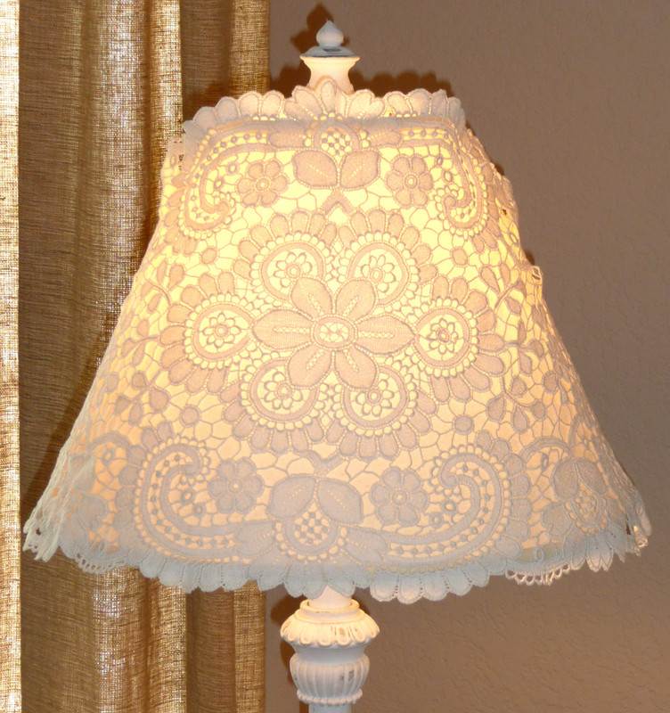 whitelacelampshade.jpg