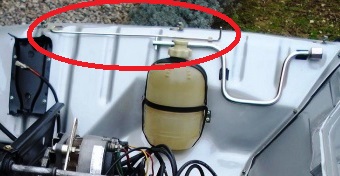 renault-4-grise-768-compartiment-moteur-img