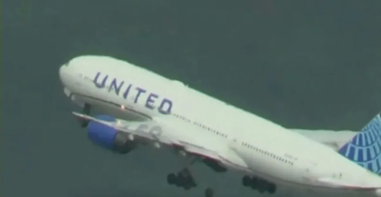 ¡Impresionante! Boeing 777 aterriza de emergencia en LAX tras perder una llanta