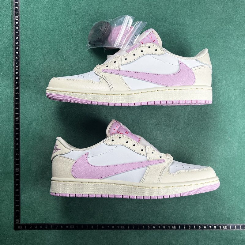 Travis Scott x Jordan Air Jordan 1