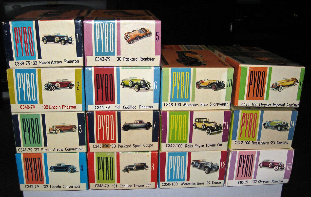Pyro 1-32 Cars Big Boxes Ends