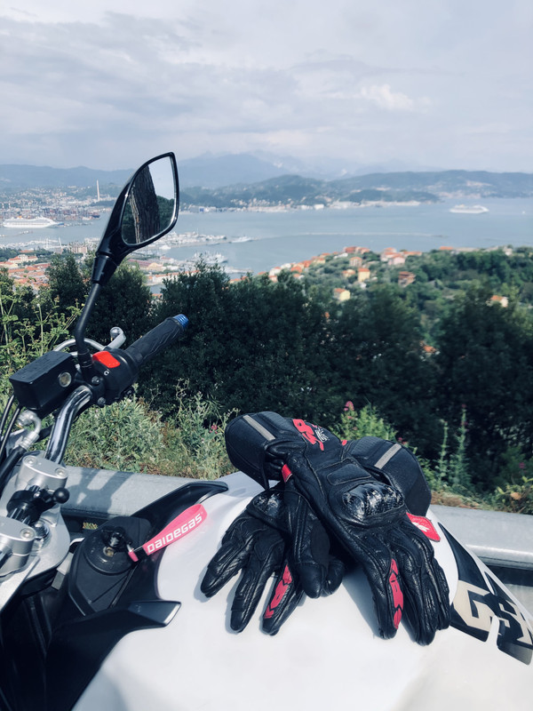 CFE9DD7F-59C8-4786-BBFA-EA73C0001E49