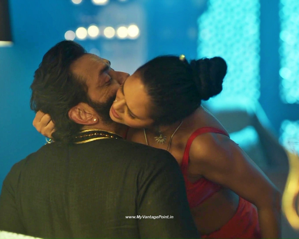 52Esha Gupta Hot in Aashram Web Series