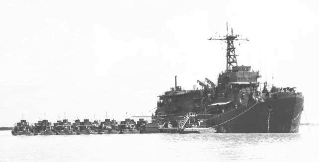 10133601 USS Colleton APB-36