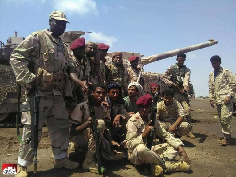 26-Clashes-at-Aden-airport.jpg