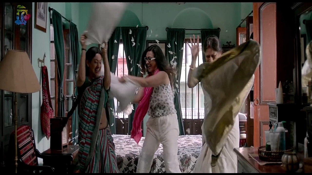 Indrani Halder Hot Navel Show.mp4_snapshot_00.03.707