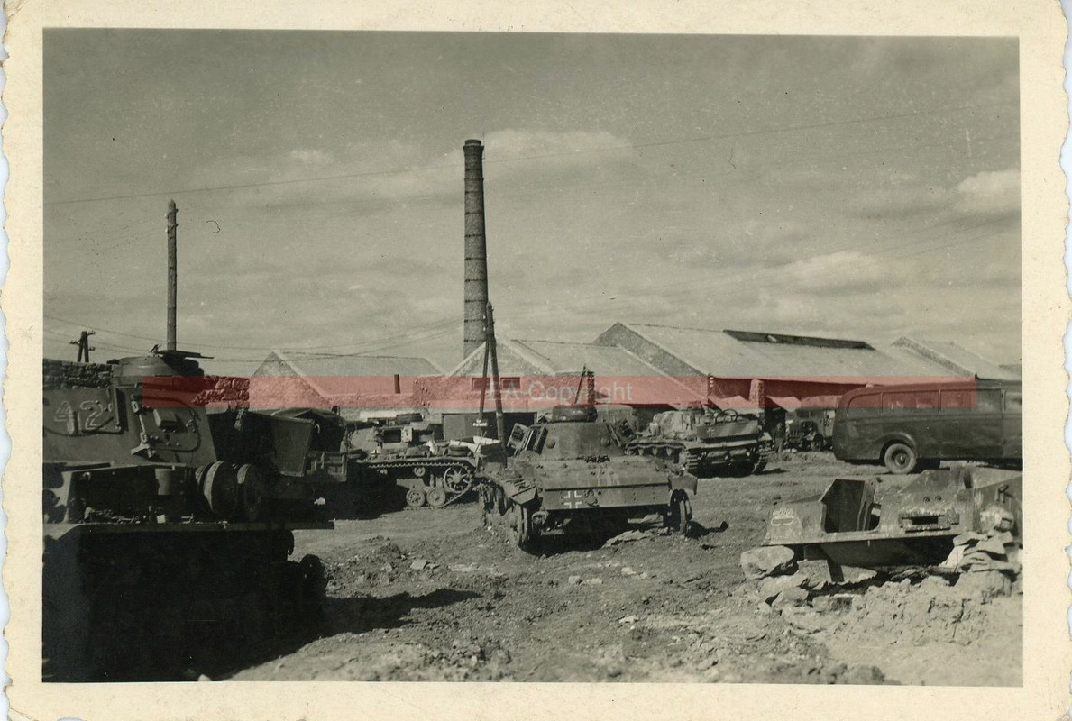 Tank Panzer Russland Sammelstelle Kämpfe Foto