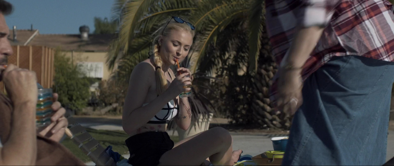 Sophie-Turner(2)-Feet-3324347