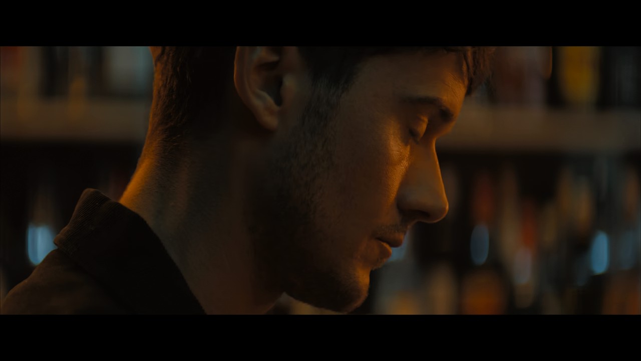 No-Limit-2022-Hindi-Fra-NF-WEB-DL-720p-AV1-AAC-6ch-ESub-mkv-snapshot-01-16-38-333