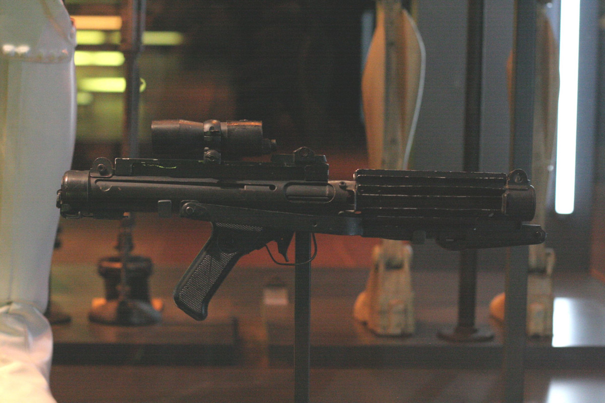 ROTJ-Stormtrooper-blaster-screen-used-04