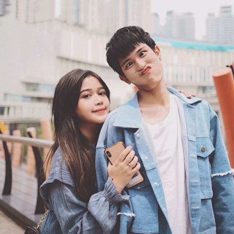Pasangan artis muda Brisia Jodie dan Julian Jacob