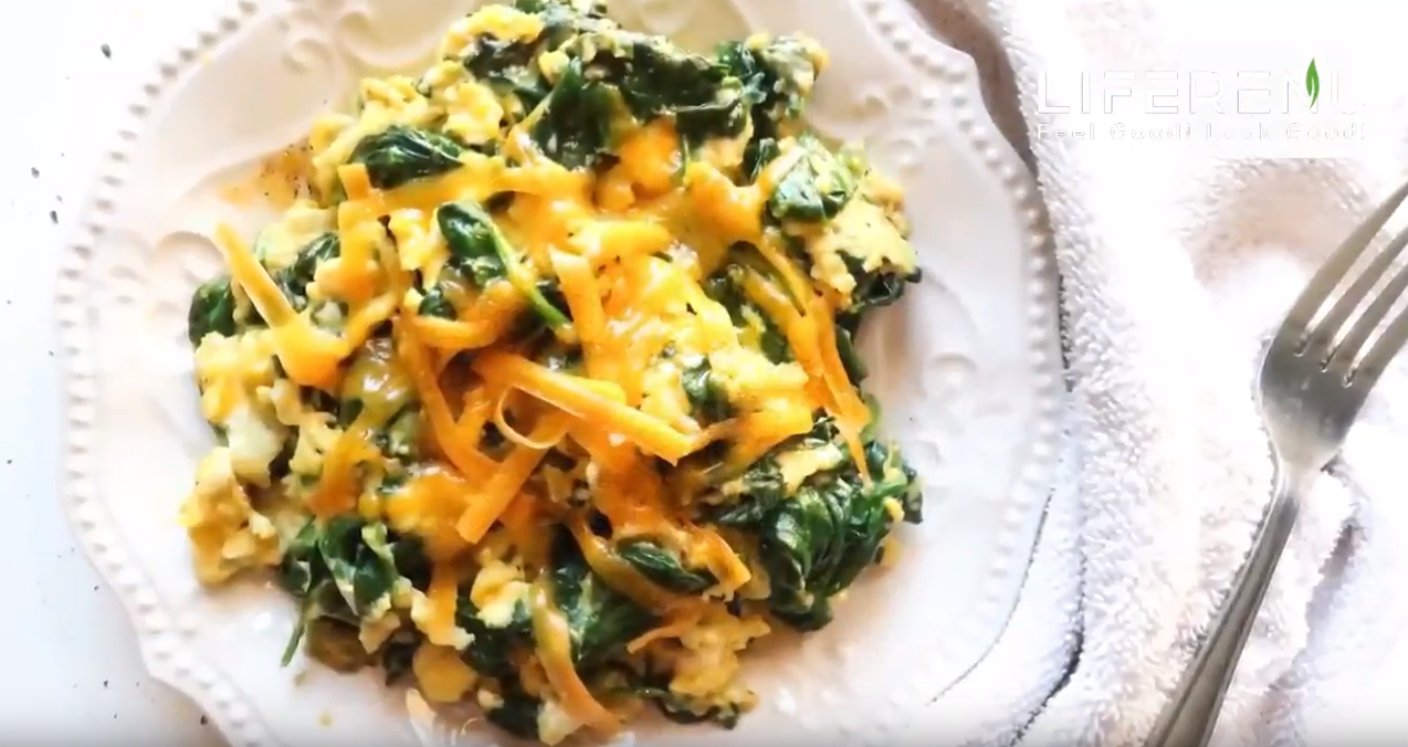 Spinach and Cheddar Scrambled Eggs