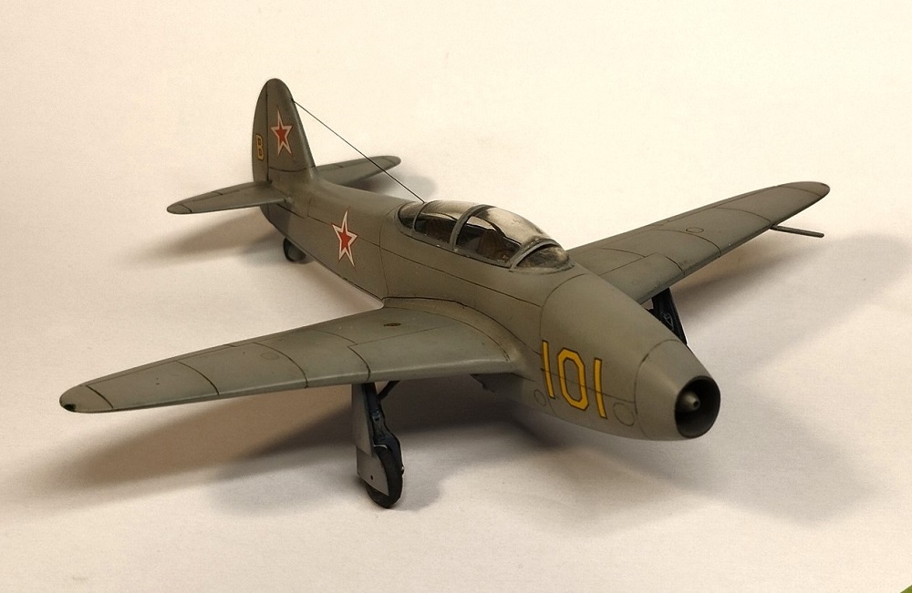  Як-21 Amodel 1/72 V0d-Jyl-Njps