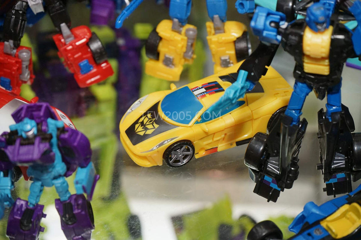 SDCC2015-Hasbro-Case-Transformers-Combiner-Wars-