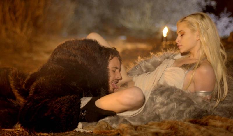 Kiara Cole - Throne Games Mother Of Dragons 1080p