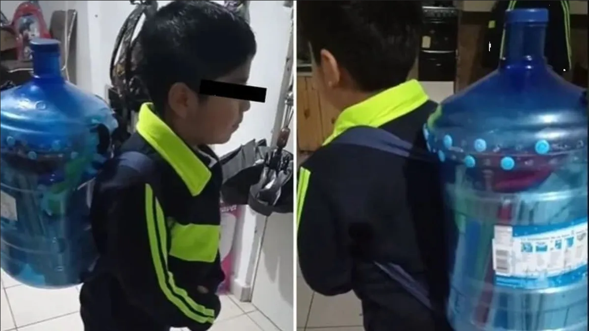 Madre regiomontana sorprende con mochila para su hijo hecha de garrafón de agua: VIDEO