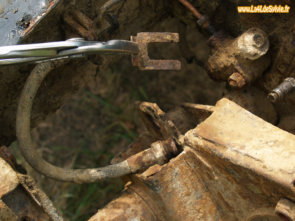 goupille-flexible-frein-train-arriere-4l