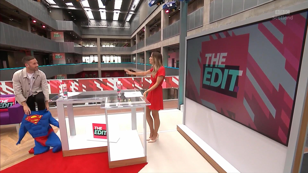 07.10 - 19.15.00 - The Edit  ᴺᵉʷ. Entertainment News And Chat With Am...-1.mp4_snapshot_05.43_[2021.