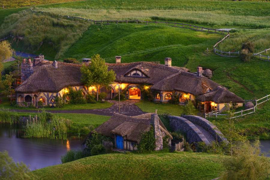 ¿En qué lugar te gustaría estar ahora? - Página 2 Hobbiton-Movie-Set-4-900x600