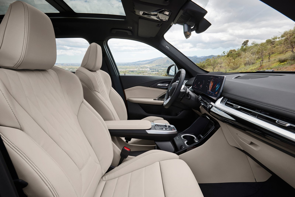 P90465617_highRes_the-all-new-bmw-x1-x