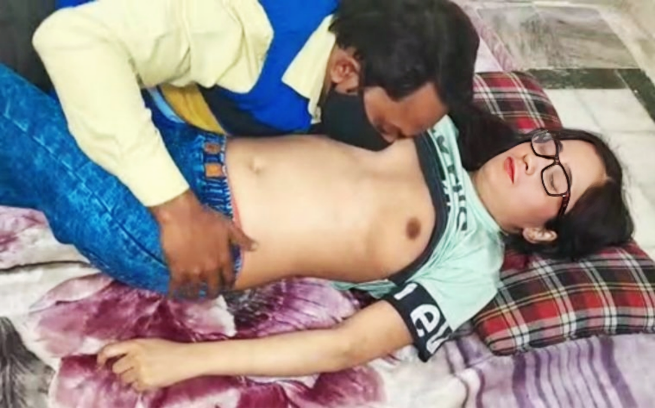 Desi Bhabhi in glasses fucked hard full sex video