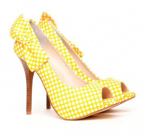 ywllo-check-shoes.jpg