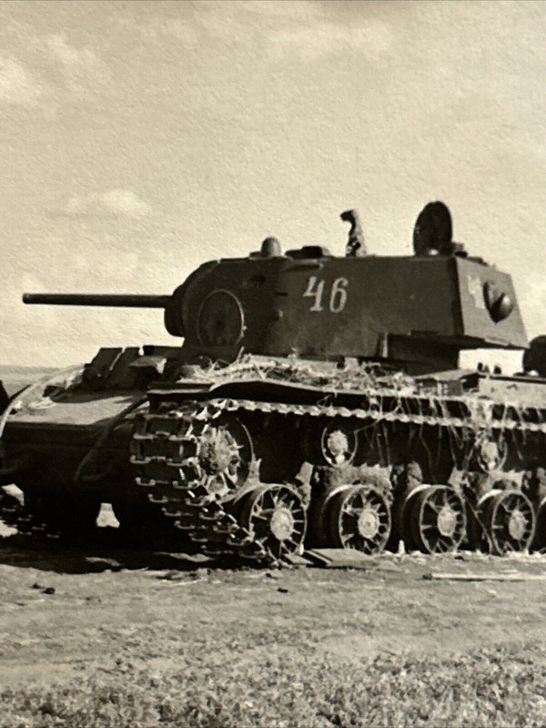 Foto Wk2 Panzer T34 Front Wehrmacht Soldaten Kampf (2)