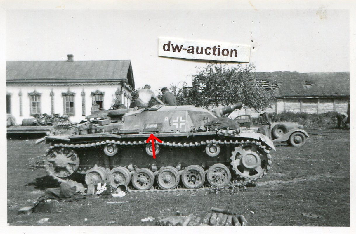 Sturmgeschütz mit Name und Kennung