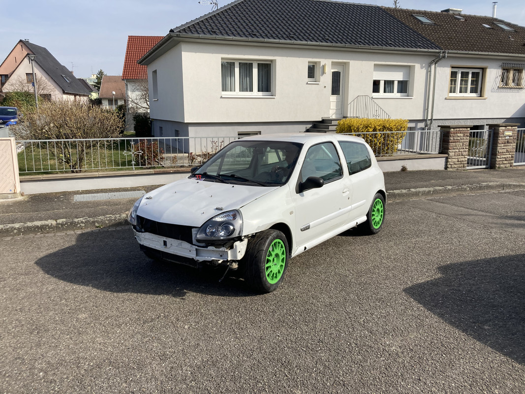 C5F7BA93-26D7-4E6A-BF16-299DBF16BAE5