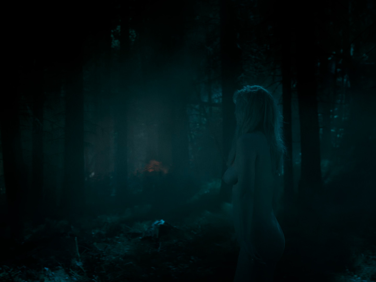 J Law Die My Love pt2 00 02 18 14 Still017