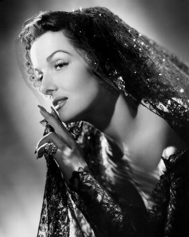 Jane_Russell_b98