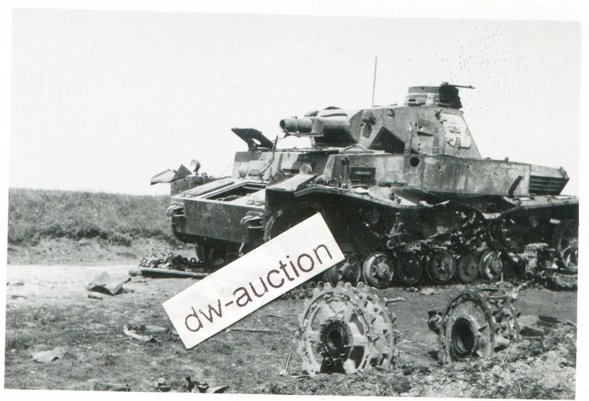 Frankreich , zerstörter dt. Panzer, ausgebrannt