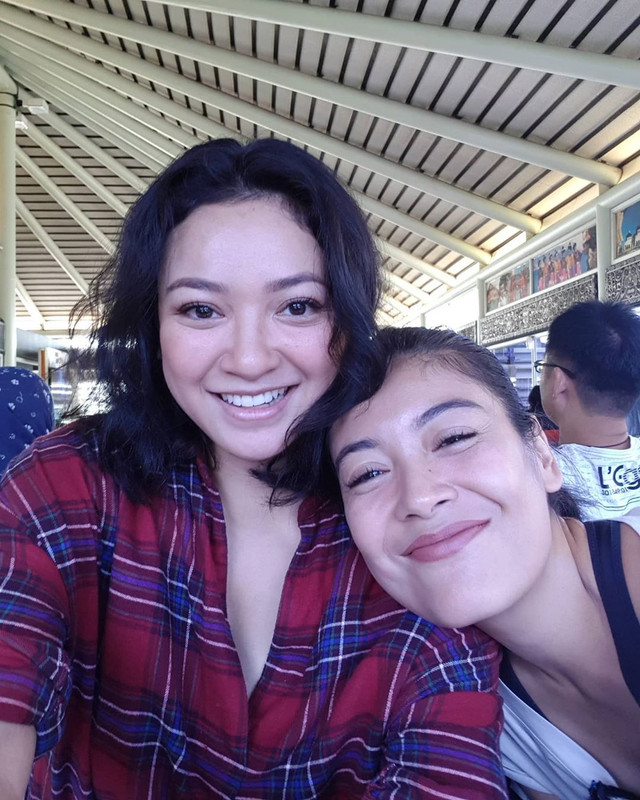 7 Potret kekompakan Sigi Wimala dan Agni Pratistha, sibling goals