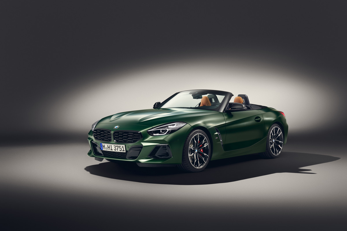 P90535776_highRes_the-bmw-z4-m40i-with