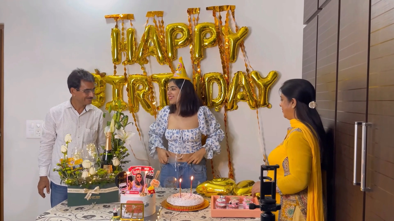 Cute Sexy Girl hot Navel and boobs in blue crop top and jeans mp4 snapshot 00 22 736