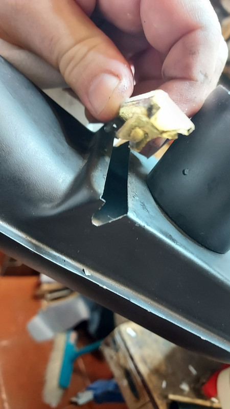 10605B33-C36E-416E-A595-C502B2E606ED