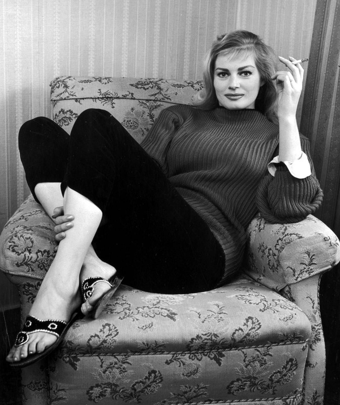anita_ekberg_mb87
