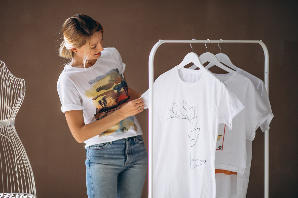 woman-chosing-white-shirt.jpg